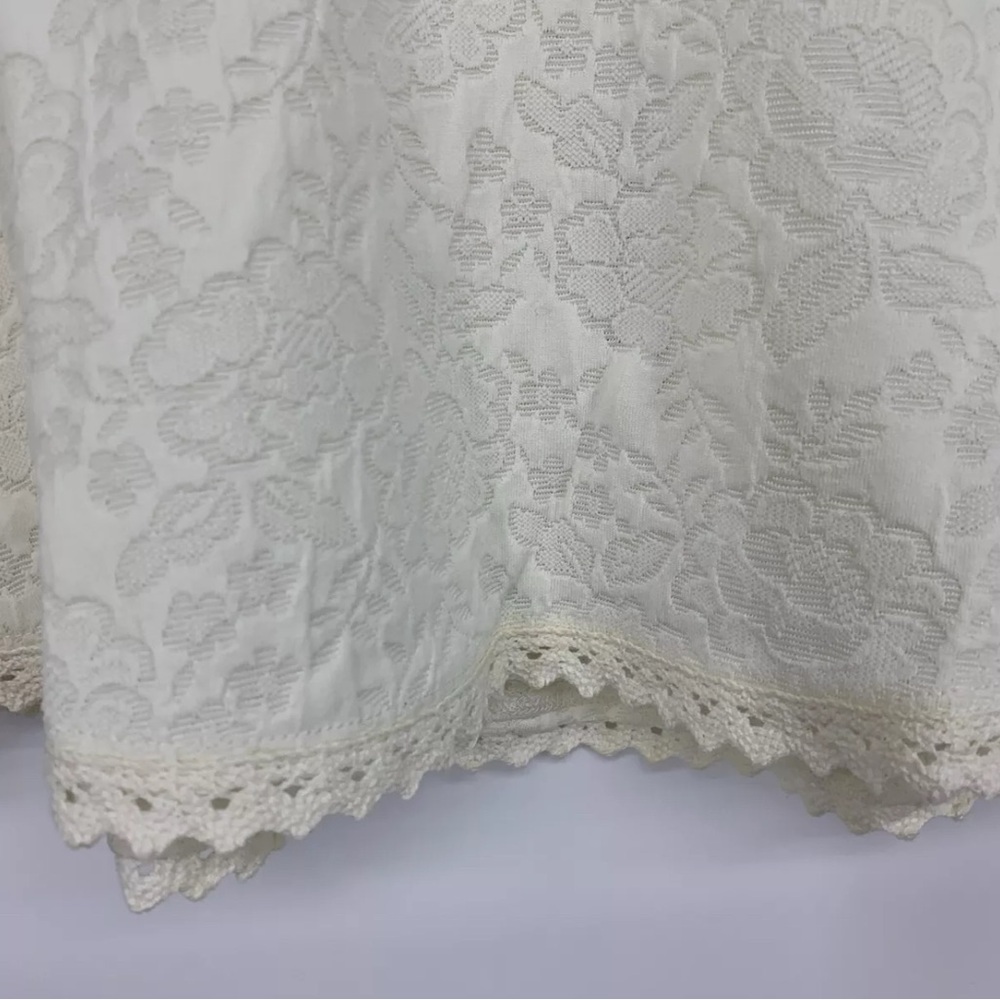 L. A HEARTS Ivory Floral Crop Scoop Neck Lace Sleeveless - Picture 4 of 4